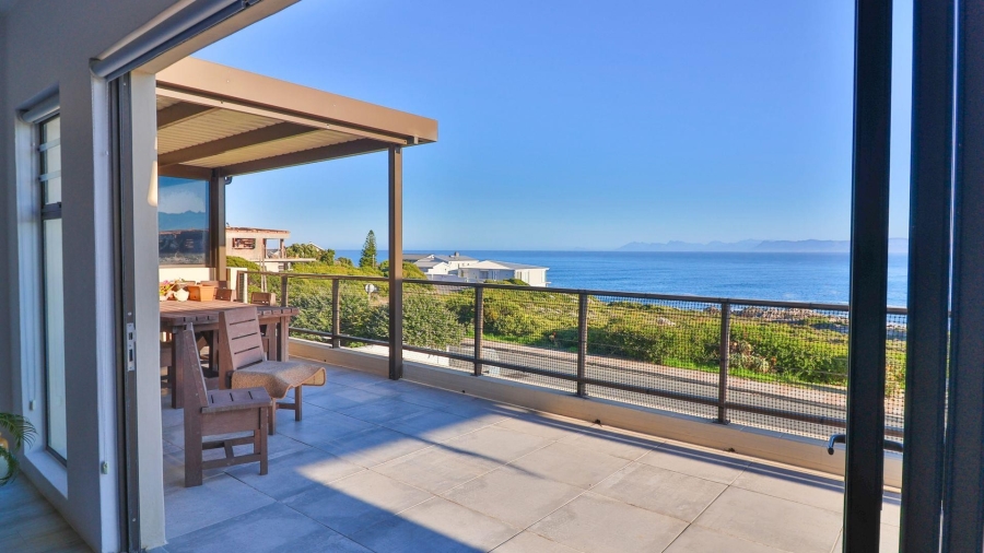 5 Bedroom Property for Sale in De Kelders Western Cape